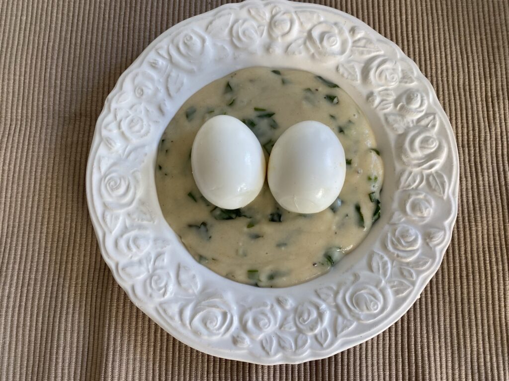 Eier in Bärlauchsauce